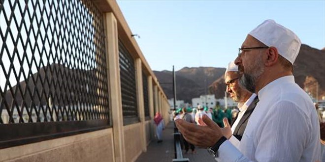 Diyanet leri Bakan Erba, Medine'de Trk Hac leri Ofisi'ni ziyaret etti