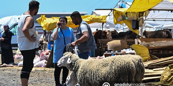 stanbul'da kurban sat ve kesim noktalarnda younluk yaanyor