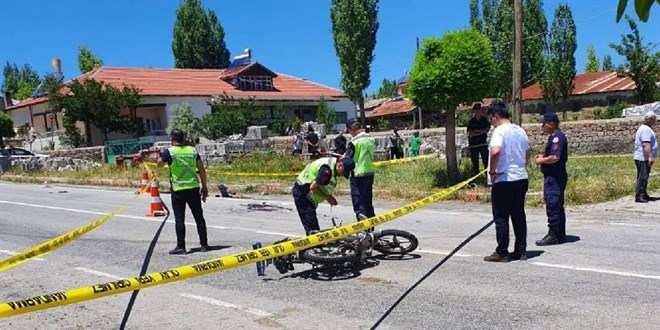 Pikap ve motosiklet arpt: 2 kii hayatn kaybetti