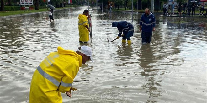 Samsun'da sel: 86 kii gvenli blgelere tahliye edildi