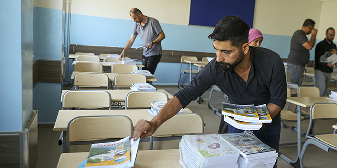 Depremden etkilenen Nurda ve slahiye eitim ve retime hazr