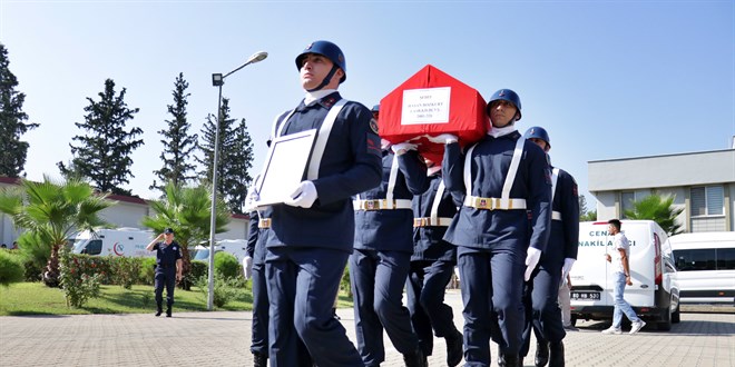 ehit Jandarma Astsubay Hasan Bozkurt'un cenazesi Hatay'da defnedildi