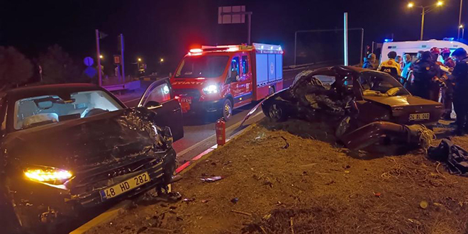 Trafik kazasnda uzman avu yaamn yitirdi, 2 kii yaraland