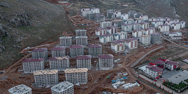 Depremin merkez ss Elbistan'da afet konutlar hzla ykseliyor