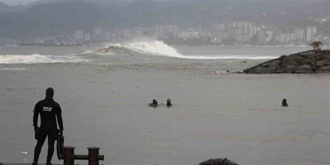 Trabzon'un Beikdz ilesinde denizde kaybolan dier renci de bulundu
