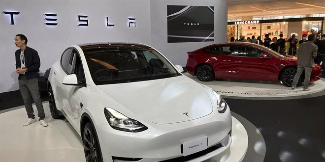 Tesla, 2 milyondan fazla arac otopilot yazlmn gncellemek iin geri aracak