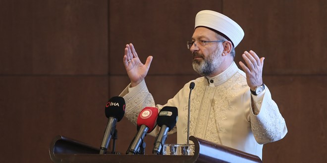 Diyanet leri Bakan , 'Hayr ars, Ezgi ve Marlar Programna' katld