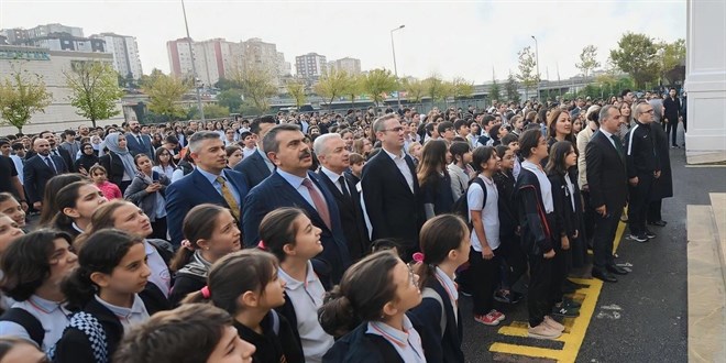 Pazartesi tm okullarda ehitlerimiz iin sayg duruunda bulunulacak