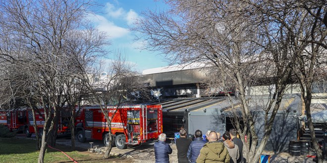 Bilkent'te bir alveri merkezindeki restoranda yangn