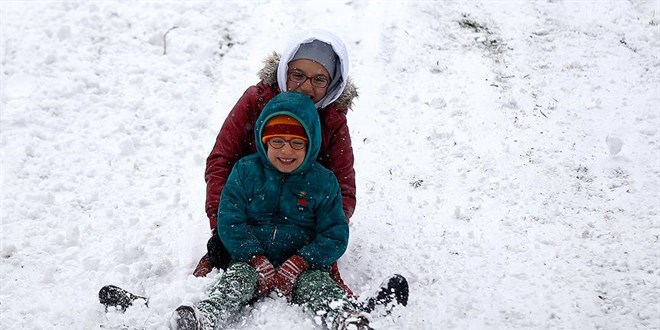 Ardahan'da kar nedeniyle yarn eitime ara verildi