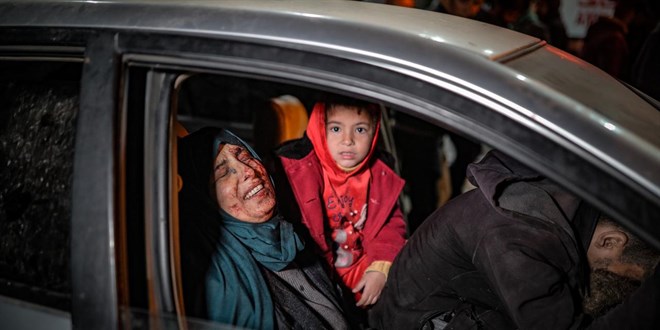 srail Gazze'nin Msr snrna saldrd: 100'den fazla kii ld