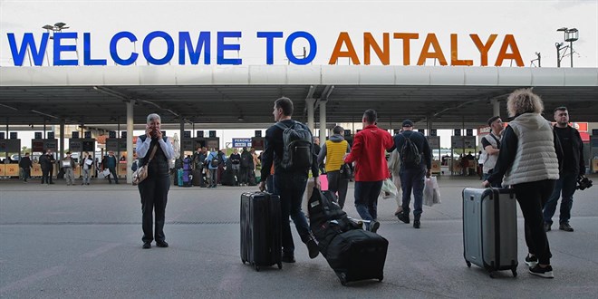 Antalya'nn bu yl 16,5 milyondan fazla turist arlamas bekleniyor