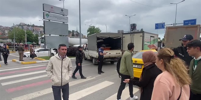 Zonguldak'ta yaya geidinde kamyonun arpt kadn ld