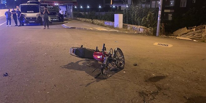 Antalya'da kamyonet ile motosiklet arpt: 1 l, 1 yaral