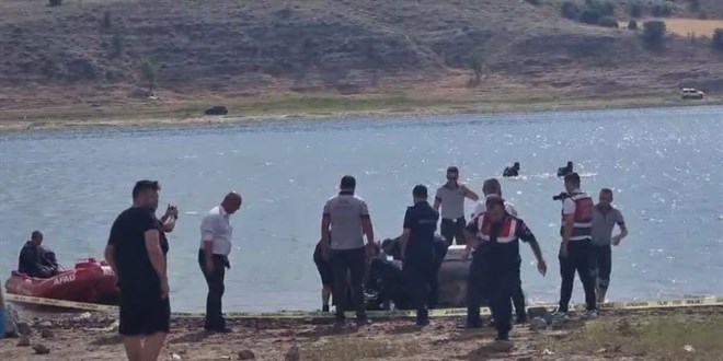 Ankara'da serinlemek iin dereye giren 3 karde bouldu