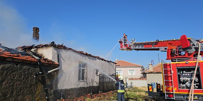 Konya'da bir evde kan yangnda 2 kii ld