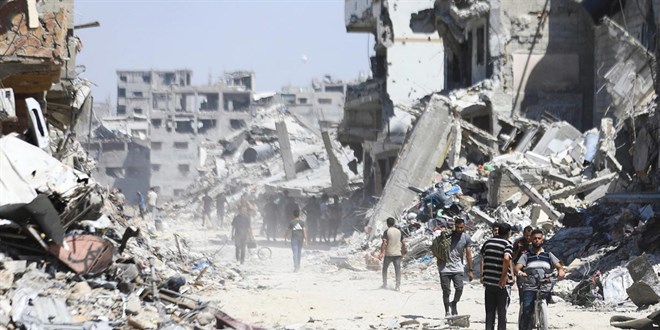 srail Gazze kentinde bir camiyi hedef ald: 10 l, 20 yaral