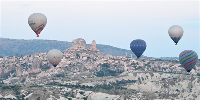Kapadokya'daki balon turlarna rzgar engeli