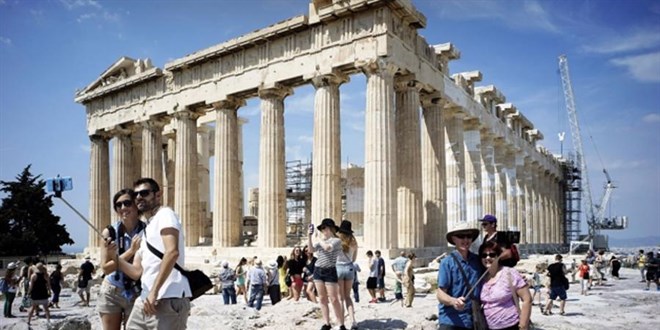 Turizmci de Yunan'a gitti! Fahi fiyat sektrdeki dengeyi bozdu