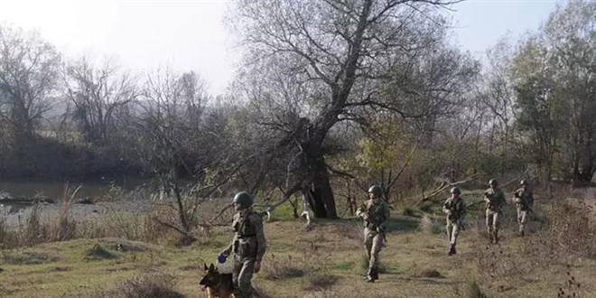 PKK phelisi, Yunanistan'a kamaya alrken yakaland