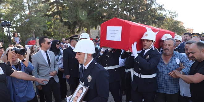 Kastamonu'da ehit olan polis memuru son yolculuuna uurland