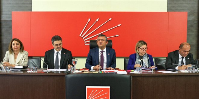 CHP'de olaanst kurultay karar