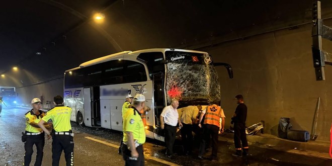 Anadolu Otoyolu'nda zincirleme trafik kazas: 15 yaral