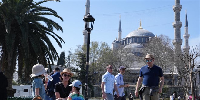 stanbul 6 ayda 8,5 milyon turist arlad