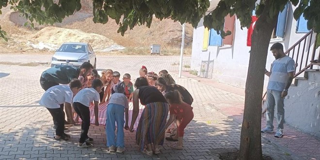 Narin'in okulundaki arkadalarna ve retmenlerine psikososyal destek