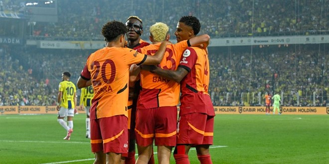 Galatasaray dev derbide Fenerbahe'yi malup etti