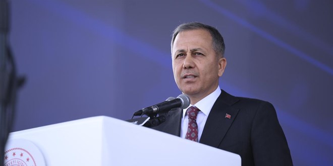 Bakan Yerlikaya: Yunan Sahil Gvenlik botlarnn ihlali kabul edilemez