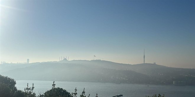 stanbul'da sis etkili oldu