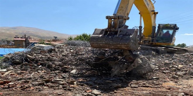 Deprem blgesi Malatya'da ykm yolsuzluu: 5 tutuklama