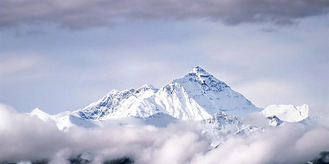 Everest Da ylda yaklak 2 milimetre uzuyor