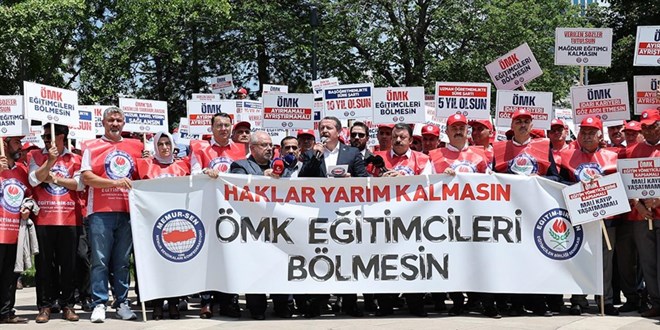 Eitim- Bir-Sen'den ube mdrleri iin i brakma eylemi