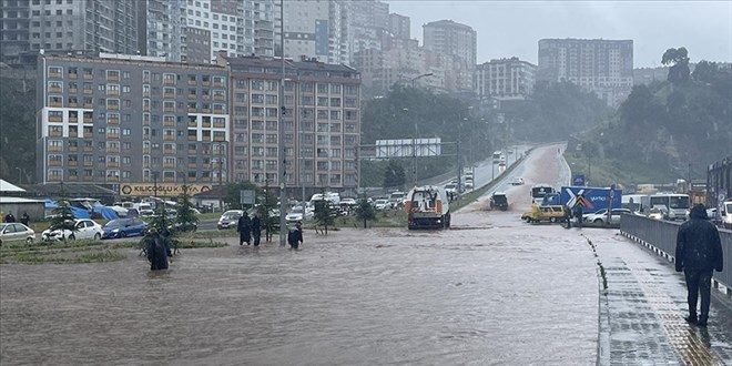 Zonguldak'ta kuvvetli ya hayat olumsuz etkiliyor