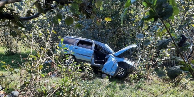 Giresun'da arampole devrilen otomobildeki 1 kii ld, 3 kii yaraland