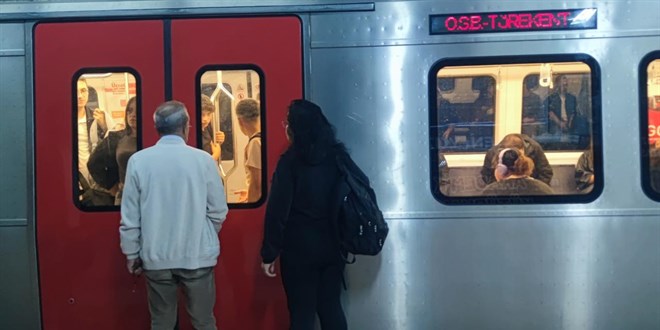 Bakentte metro hattndaki arza nedeniyle seferler bir sre durduruldu