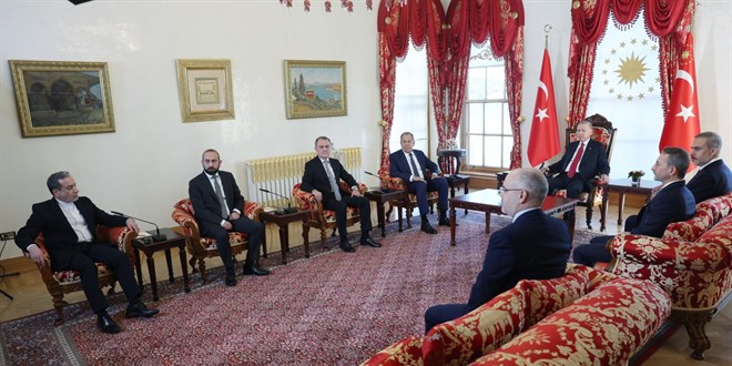 Cumhurbakan Erdoan 4 lkenin bakanlarn kabul etti