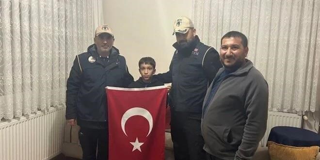 Kayseri'de ypranm bayra pp alnna koyan ocua anlaml hediye