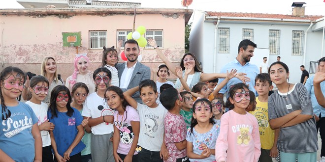 retmen ve memurlar kylerdeki ocuklar etkinliklerle elendiriyor