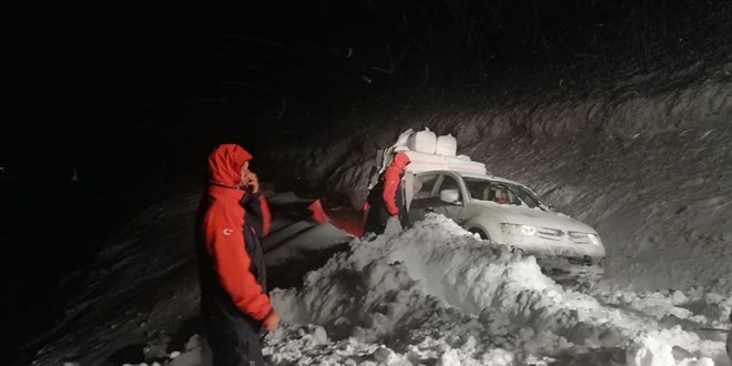 Bolu 'da mahsur kalan 12 kii kurtarld