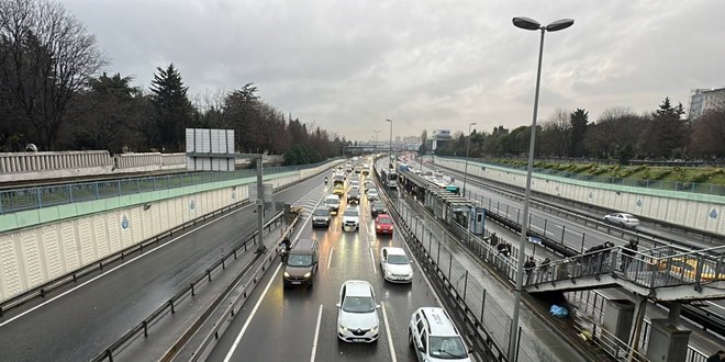 stanbul'da ya trafii kilitledi