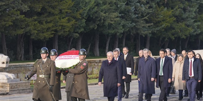 Kamu Badenetisi Akarca, Antkabir'i ziyaret etti