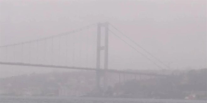 stanbul ve anakkale Boaz'nda gemi trafii durduruldu