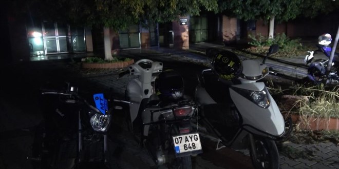 Yar yapmak iin toplanan motosiklet srclerine polis baskn