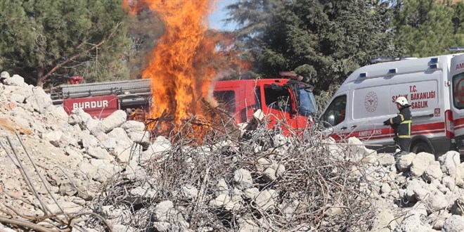 Burdur'da 5,2 byklnde deprem senaryosuyla tatbikat yapld