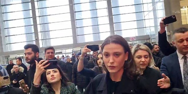 Serenay Sarkaya tank sfatyla adliyede ifade verdi