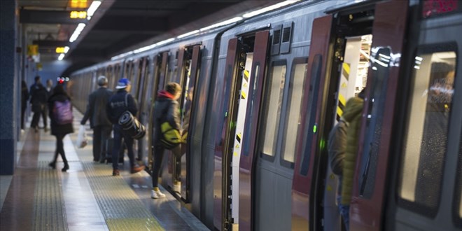 Ankara'da metro seferleri aksad