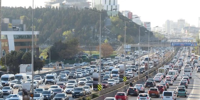 105 saat trafikte: stanbul, younlukta ilk sralarda, gvenlikte rnek